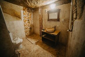 Helios Cave Hotel
