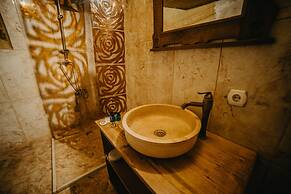 Helios Cave Hotel