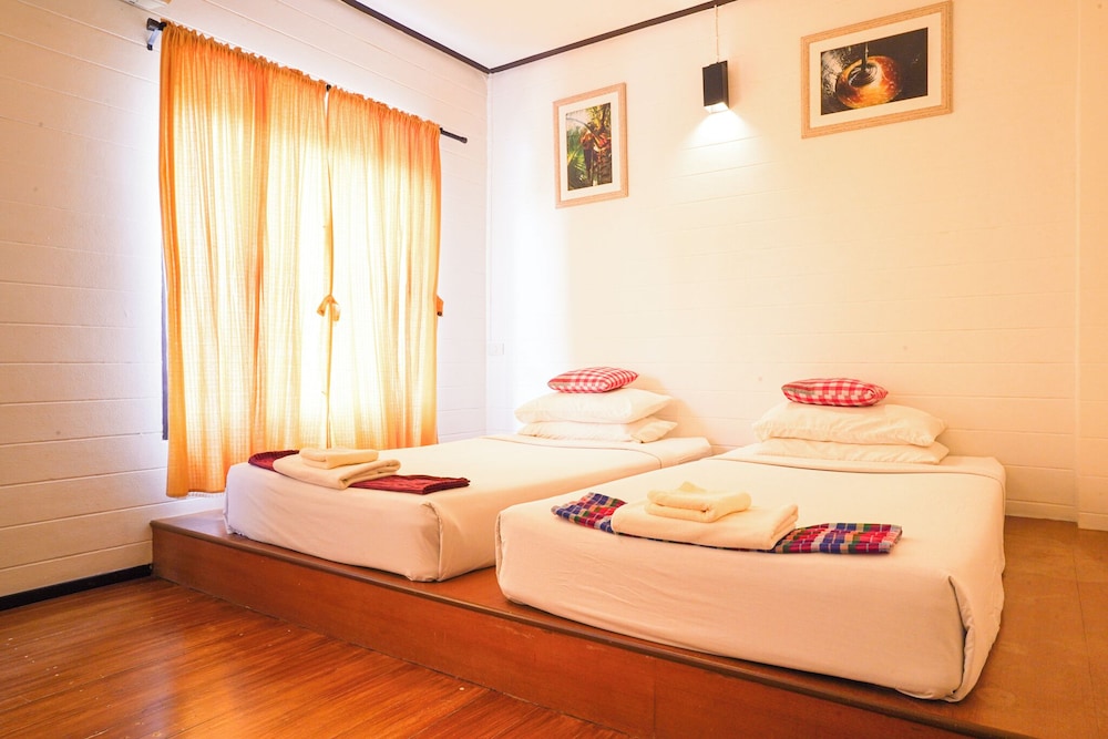 Thanicha Resort Amphawa