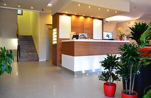 Hotel Midi