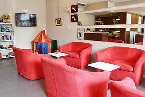 Hotel Midi
