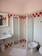 Hotel Midi