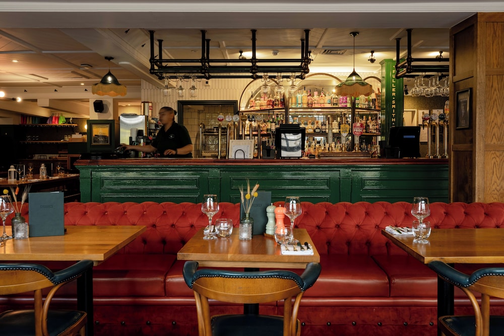 The White Star Tavern