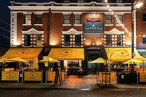 The White Star Tavern