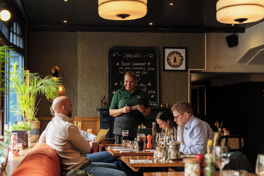 The White Star Tavern
