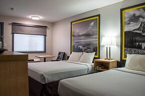 Super 8 by Wyndham Clearwater BC