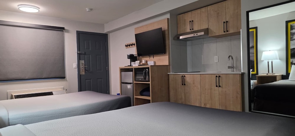 Super 8 by Wyndham Clearwater BC