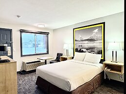 Super 8 by Wyndham Clearwater BC