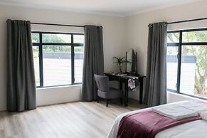 401 Rozendal Cottages