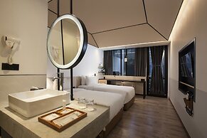 Gaia Cosmo Hotel