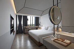 Gaia Cosmo Hotel