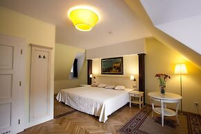 Tyn Yard Residence
