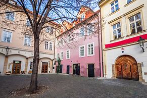 Tyn Yard Residence