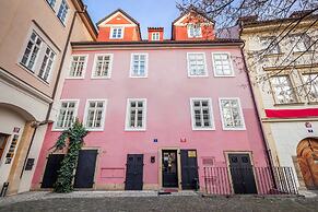 Tyn Yard Residence