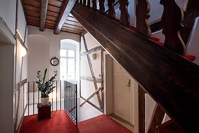 Tyn Yard Residence