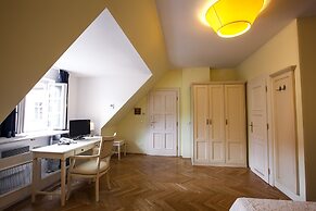 Tyn Yard Residence