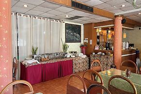 Pin Hotel