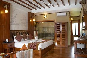 Hotel Jungle Crown