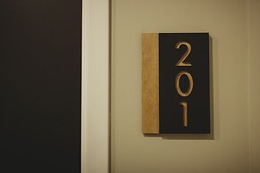Riverside Suites