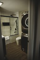 Riverside Suites