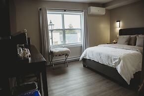Riverside Suites