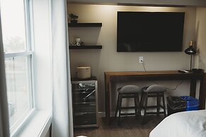 Riverside Suites