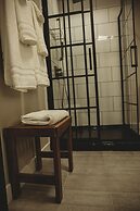 Riverside Suites