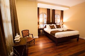 Le Luxe Boutique Hotel