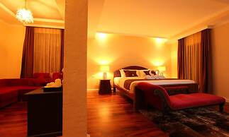 Le Luxe Boutique Hotel