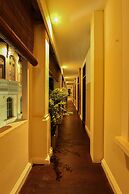 Le Luxe Boutique Hotel