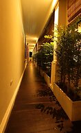 Le Luxe Boutique Hotel