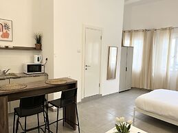 Ha-Carmel Market Apartment