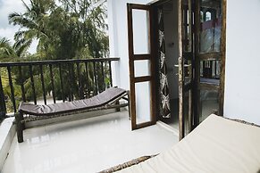 Moonshine Uroa Boutique Hotel