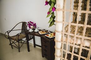 Moonshine Uroa Boutique Hotel