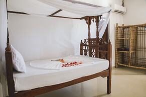 Moonshine Uroa Boutique Hotel