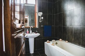 Moonshine Uroa Boutique Hotel