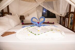 Moonshine Uroa Boutique Hotel