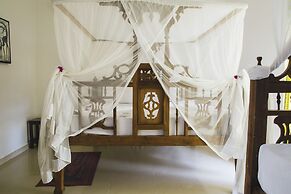 Moonshine Uroa Boutique Hotel