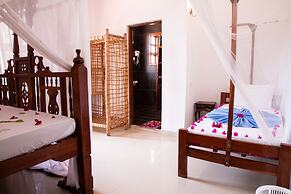 Moonshine Uroa Boutique Hotel
