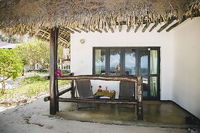 Moonshine Uroa Boutique Hotel