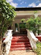 Moonshine Uroa Boutique Hotel