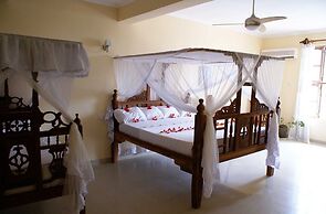 Moonshine Uroa Boutique Hotel