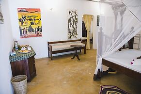 Moonshine Uroa Boutique Hotel