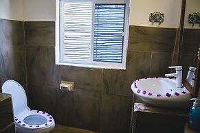 Moonshine Uroa Boutique Hotel