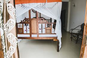 Moonshine Uroa Boutique Hotel