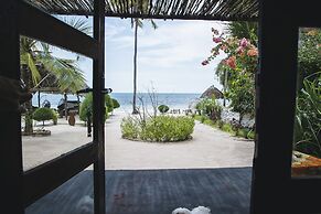 Moonshine Uroa Boutique Hotel