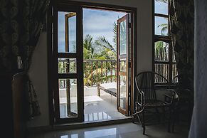 Moonshine Uroa Boutique Hotel