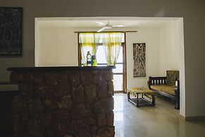 Moonshine Uroa Boutique Hotel