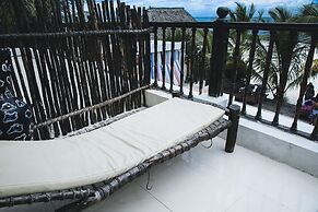 Moonshine Uroa Boutique Hotel