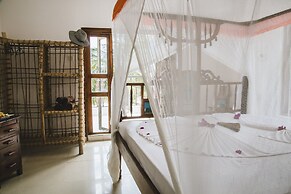Moonshine Uroa Boutique Hotel